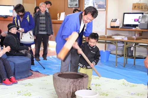 お餅つき大会