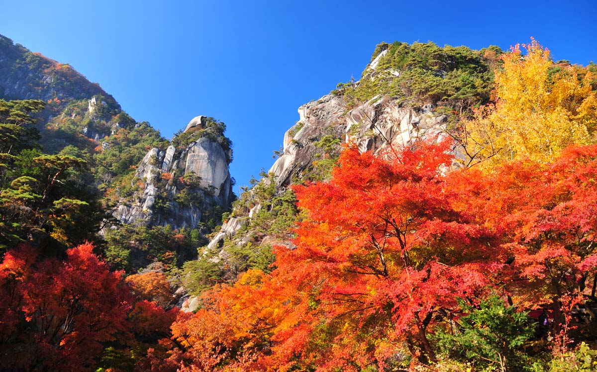 観光名所】秋の紅葉といえば昇仙峡 | 神の湯温泉│スタッフブログ
